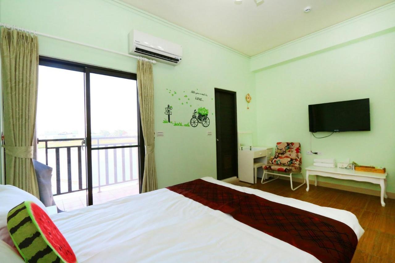 Birds Flower B&B Wujie Exterior photo